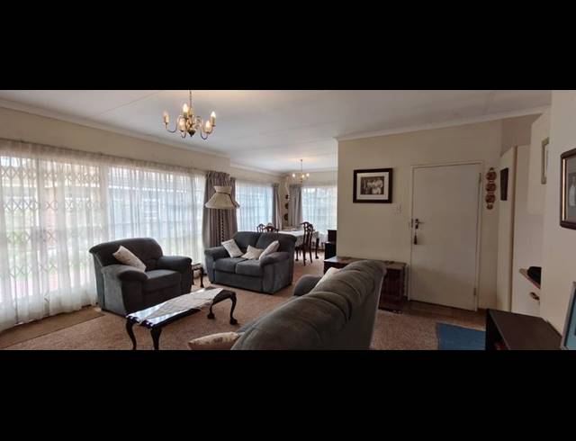 2 BEDROOM SIMPLEX FOR SALE IN NORTON PARK